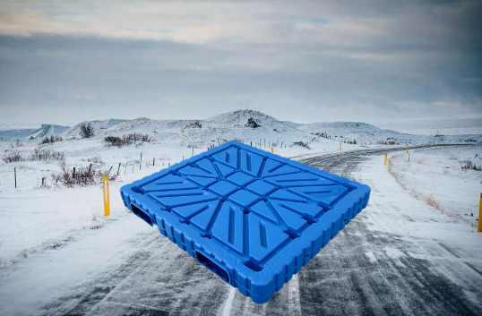北方冬季气温低如何选择保山塑料托盘？